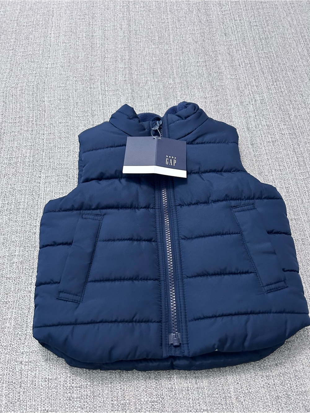GAP Kids Navy Quilted Puffer Vest. NWT. SIZE 12-18M
